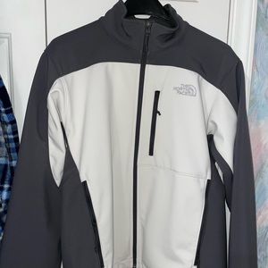 North Face jacket (NEW)